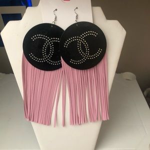 Black wood bling earring with pink fringe